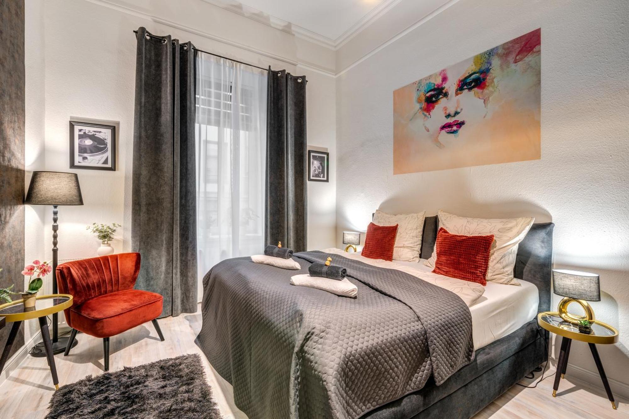 Sweet Dreams At Opera House Downtown Apartamento Budapeste Exterior foto